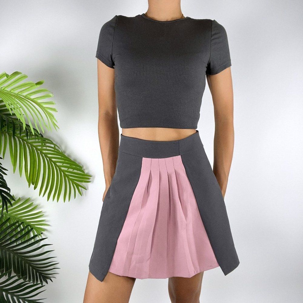 Vintage Y2K Gray Preppy Coquette High Waisted Academic Pleated Mini Skirt / M